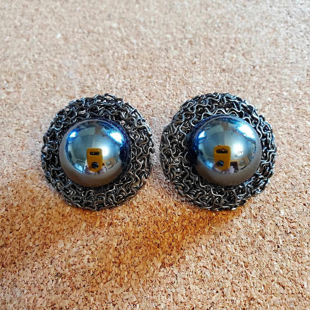 🌟 5 for $15 🌟 Silver stud earrings with black pearl
